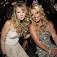 Britney Spears y Taylor Swift en los MTV Video Music Awards 2008