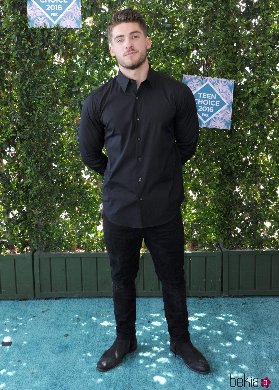 Cody Christian en los Teen Choice Awards 2016