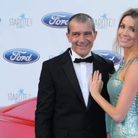 Antonio Banderas junto a su pareja Nicole Kimpel en la Gala Starlite 2016