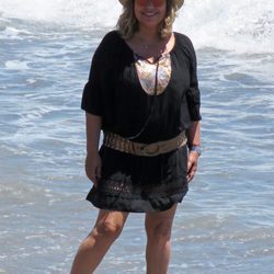 Terelu Campos posando durante una jornada de playa en Marbella
