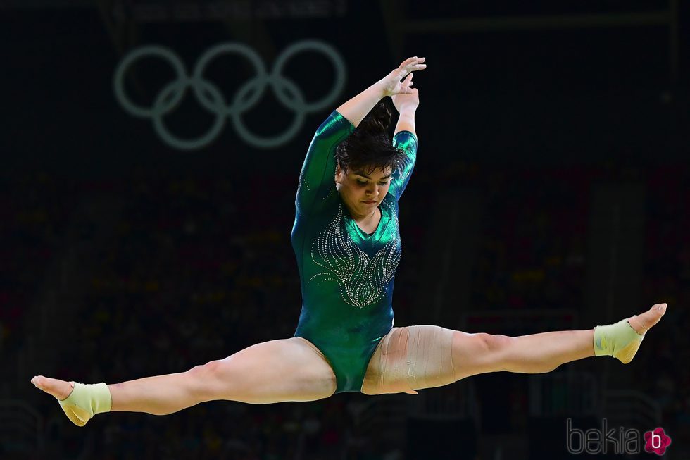 La gimnasta Alexa Moreno compitiendo en los Juegos Olímpicos de Río 2016