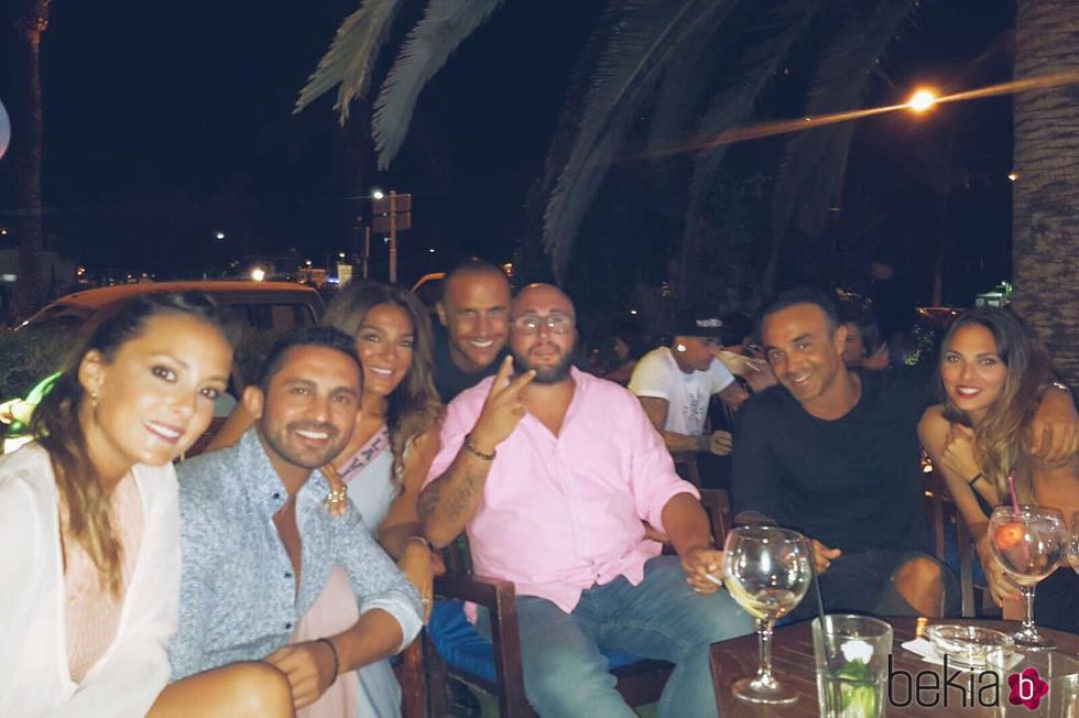 Luis Rollán, Raquel Bollo, Kiko Rivera, Irene Rosales y Anabel Dueñas de fiesta por Ibiza