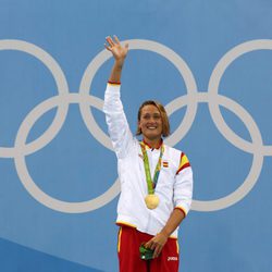 Mireia Belmonte con la medalla de oro de los 200 metros mariposa en Rio 2016