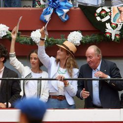 El Rey Juan Carlos, la Infanta Elena, Froilán y Victoria Federica en los toros en Donosti
