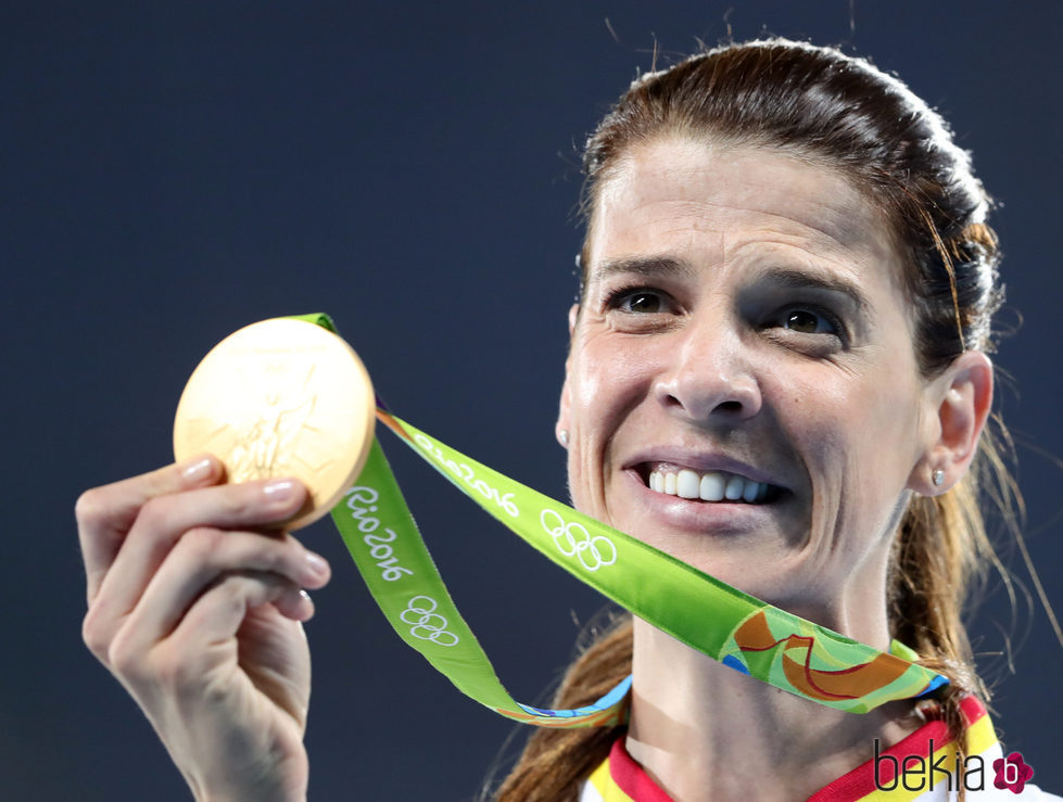 Ruth Beitia con su medalla de oro en Rio 2016