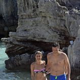 Pedro Sánchez con el torso desnudo junto a Begoña Gómez en Ibiza