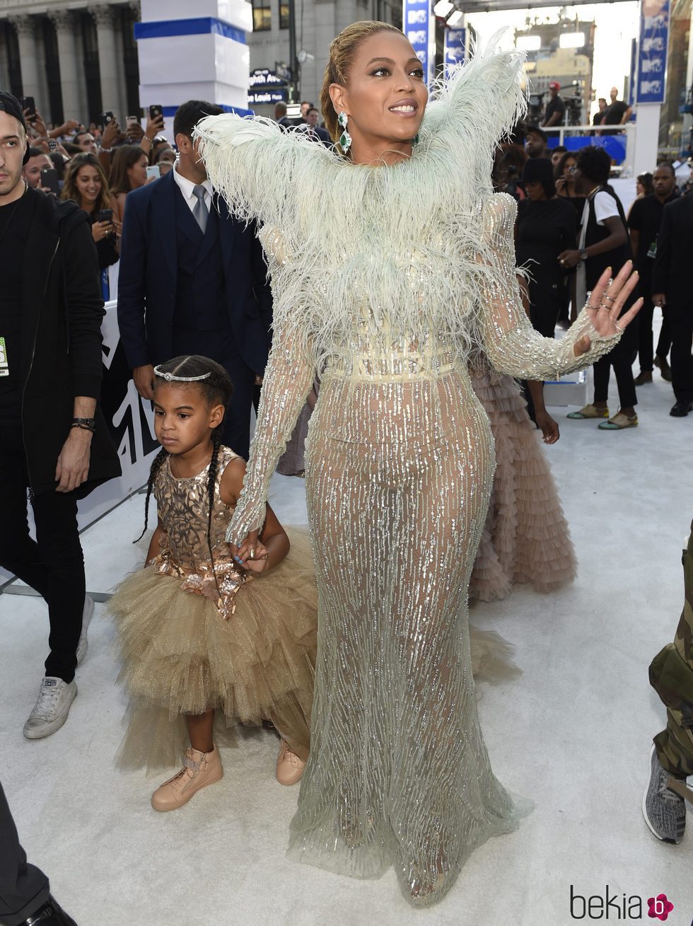 Beyonce junto a su hija en los VMA's 2016