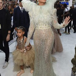 Beyonce junto a su hija en los VMA's 2016