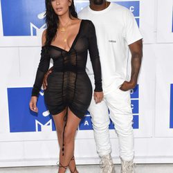 Kim Kardashian y Kanye West en los VMA's 2016