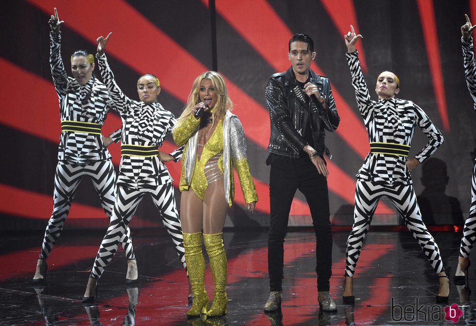 Britney Spears durante su actuación en los VMA's 2016