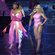 Ariana Grande y Nicki Minaj durante su actuación en los VMA's 2016