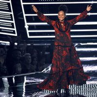 Alicia Keys, sin maquillar, entregando un premio en los VMA's 2016