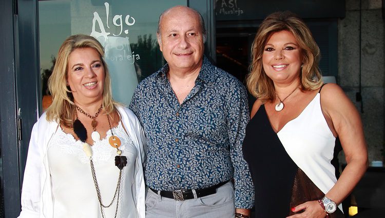 Terelu Campos celebra su 51 cumpleaños con Carmen Borrego y José Carlos Bernal