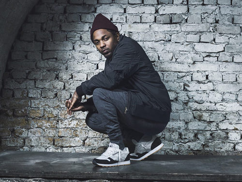 Kendrick Lamar con el modelo Perfect Split de la línea clásica de Reebok