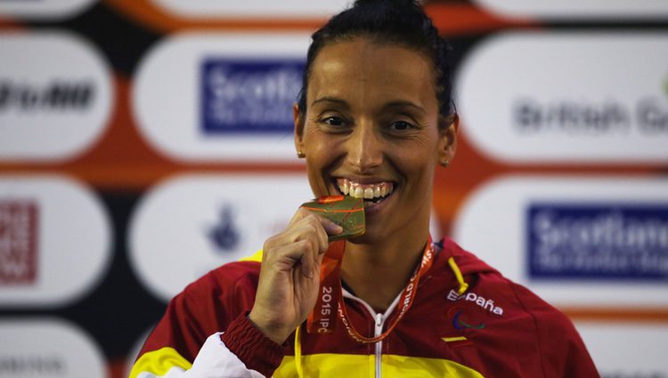 Teresa Perales con una medalla en 2015
