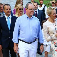 Los Príncipes Alberto y Charlene de Mónaco con Jacques en el picnic anual de Mónaco 2016