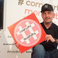 David Delfín en la campaña contra el VIH 'Compartir momentos'