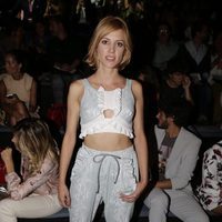 Maggie Civantos en el desfile primavera/verano 2017 de Ana Locking en Madrid Fashion Week