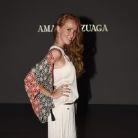 María Castro en el desfile primavera/verano 2017 de Amaya Arzuaga en la Madrid Fashion Week