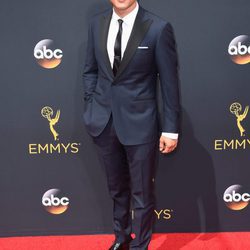 Mario Lopez en la alfombra roja de los Premios Emmy 2016