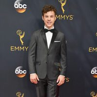 Nolan Gould en la alfombra roja de los Premios Emmy 2016