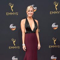 Lara Spencer en la alfombra roja de los Premios Emmy 2016