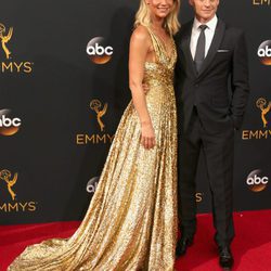 Claire Danes y Hugh Dancy en la alfombra roja de los Premios Emmy 2016