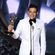 Rami Malek recogiendo el premio a Mejor actor de drama en los Emmy 2016