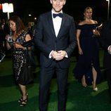 Tom Hiddelston en la fiesta celebrada tras los Premios Emmy 2016