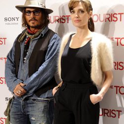 Angelina Jolie y Johnny Deep en la premier de 'The tourist'