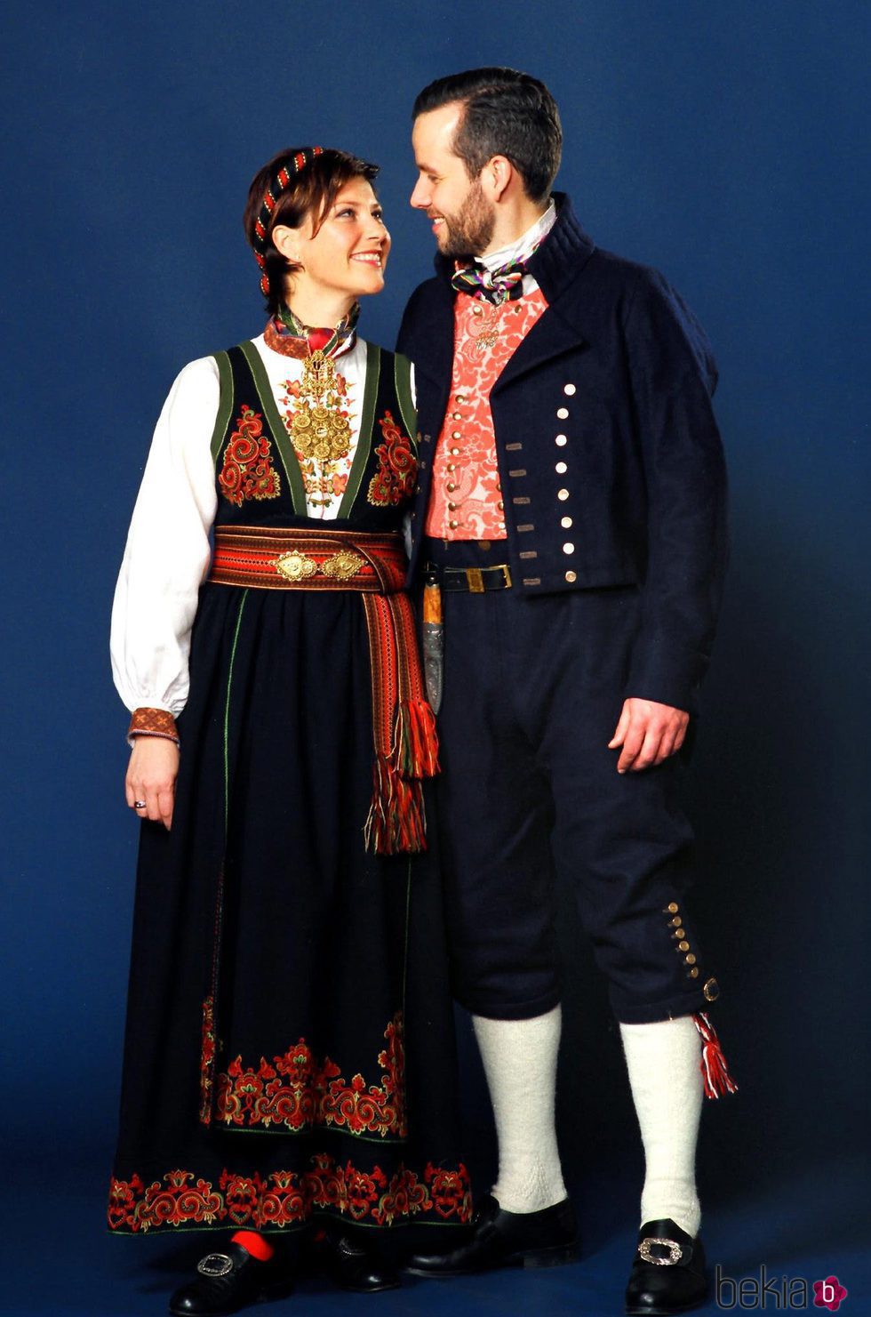 Marta Luisa de Noruega y Ari Behn con el traje típico noruego