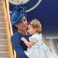 Kate Middleton y la Princesa Carlota a su llegada a Canadá
