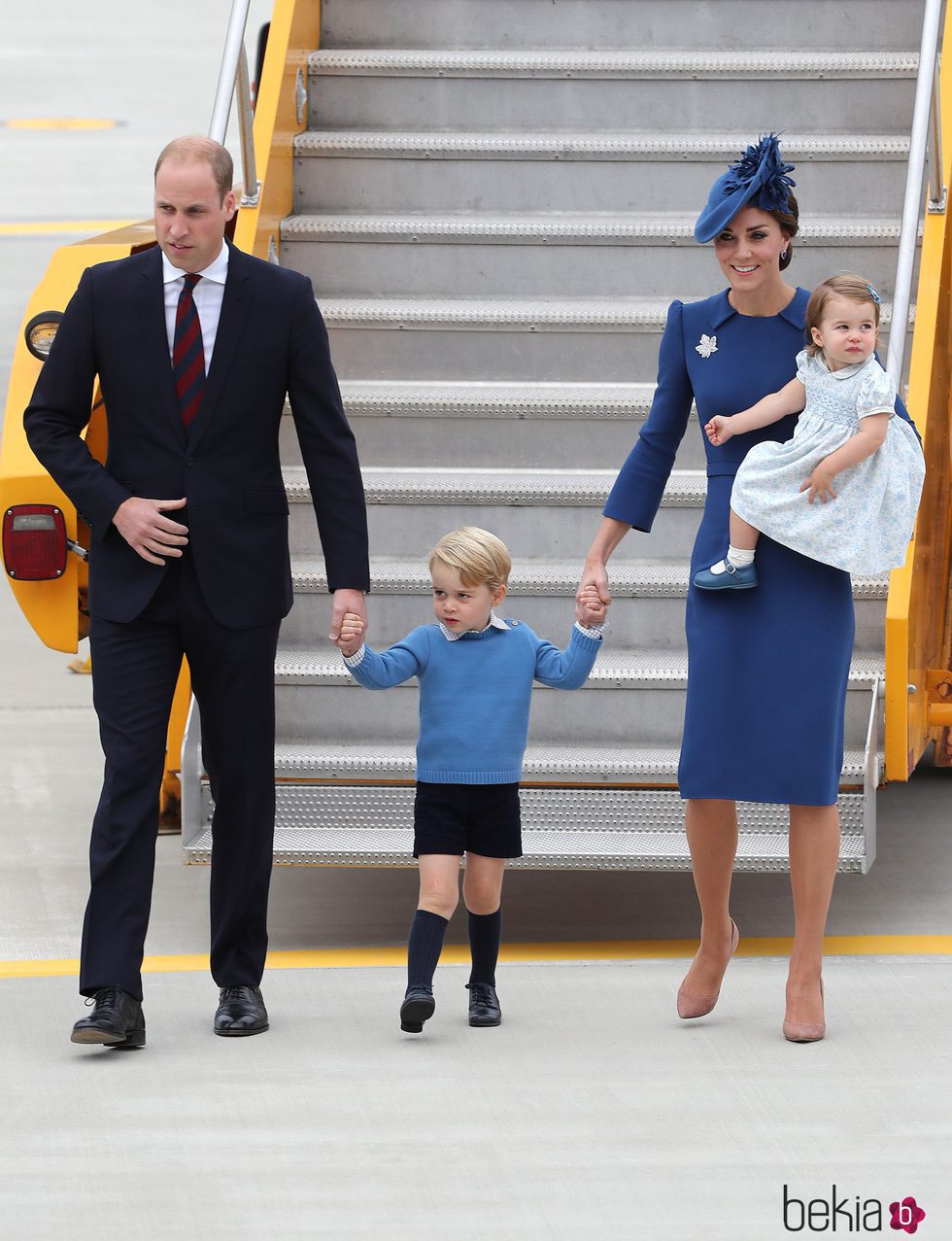 Los Duques de Cambridge y sus hijos a su llegada a Canadá