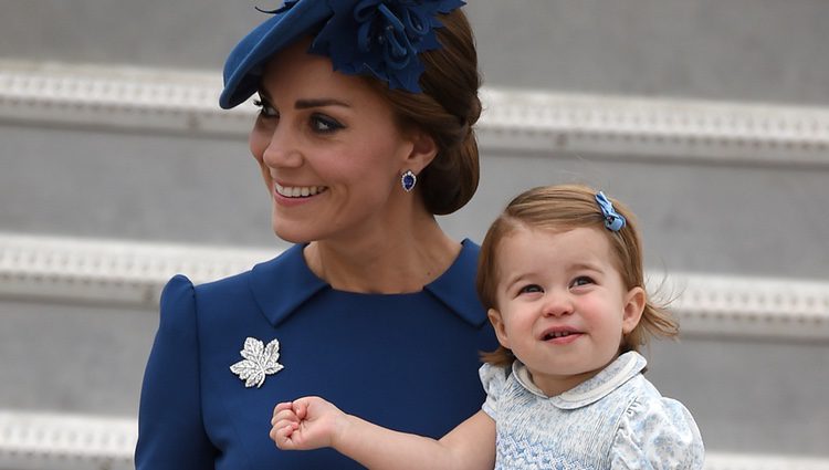 Kate Middleton y la Princesa Carlota, muy felices a su llegada a Canadá