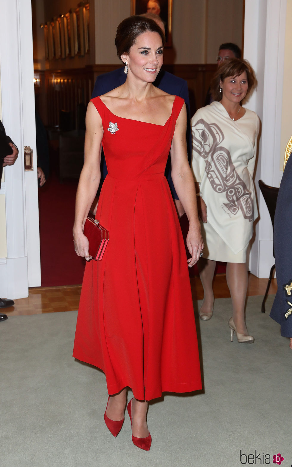 Kate Middleton, radiante con un vestido rojo en una recepción en Canadá