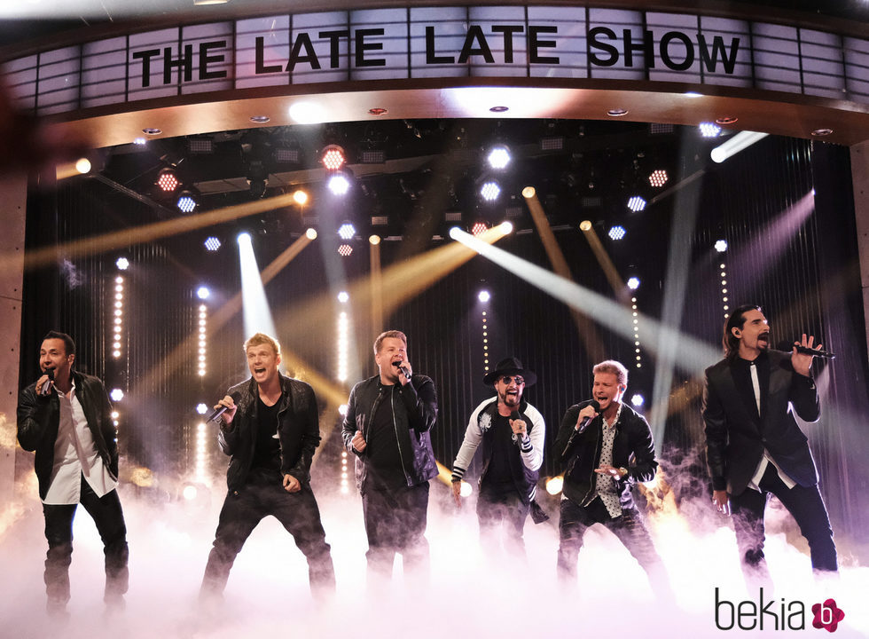 Backstreet Boys actúan con James Corden en 'The Late Late Show'