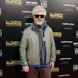 Pedro Almodóvar en el estreno de la película 'El tiempo de los monstruos'