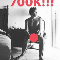 Paco León se desnuda en Instagram para celebrar que tiene 700.000 seguidores