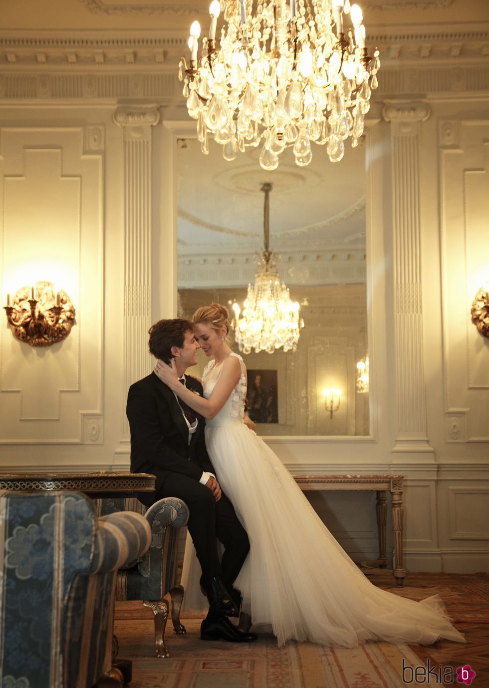 Marta Hazas y Javier Veiga en la foto oficial de su boda